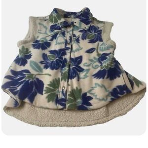 Used very good condition runs oversized can fit a large no pelling no flaws